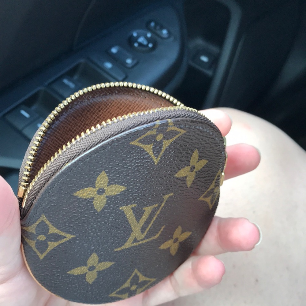 Louis Vuitton round coin purse